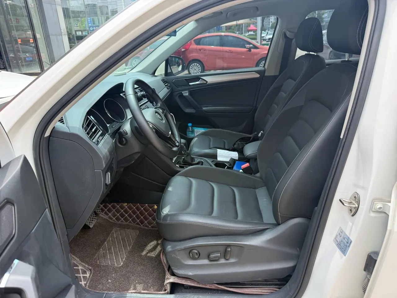 Volkswagen 2020 Tiguan L 2.0TSI 330TSI Two-Drive Smart Deluxe Automatic Gear 3