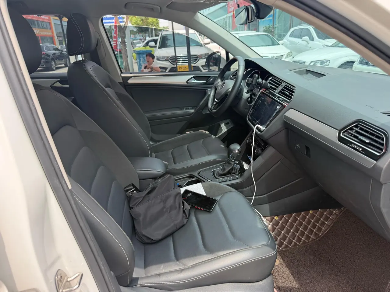 Volkswagen 2020 Tiguan L 2.0TSI 330TSI Two-Drive Smart Deluxe Automatic Gear 6