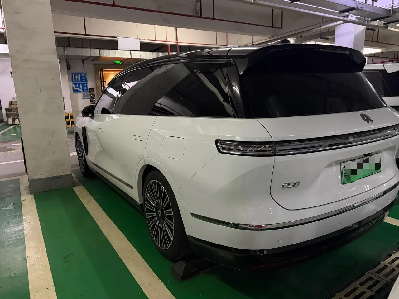 NIO 2026 ES8 6-seat executive deluxe automatic gear 3