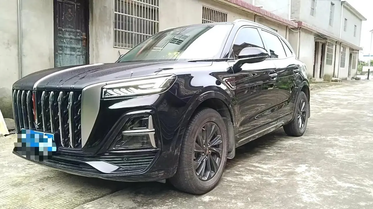 Открыть галерею: HongQi 2023 HS5 2.0T Flag Enjoy Pro 500000 Commemorative Automatic Gear