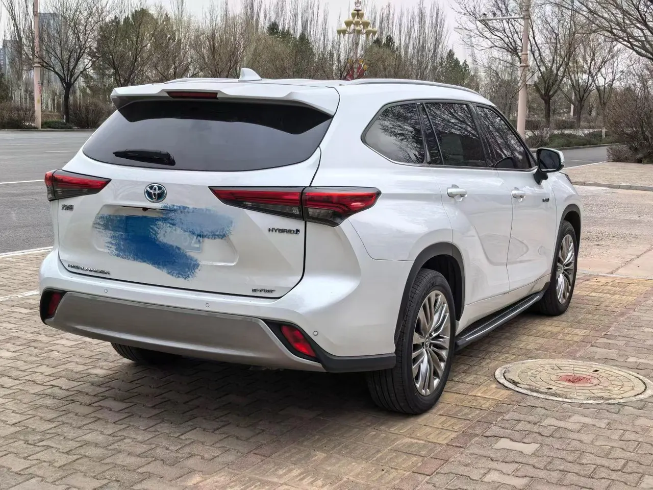 Toyota 2023 Highlander Dual Engine 2.5 Stepless Intelligent Electric Hybrid Four-wheel Drive Extreme Edition 7-seat Automatic Transmission 9