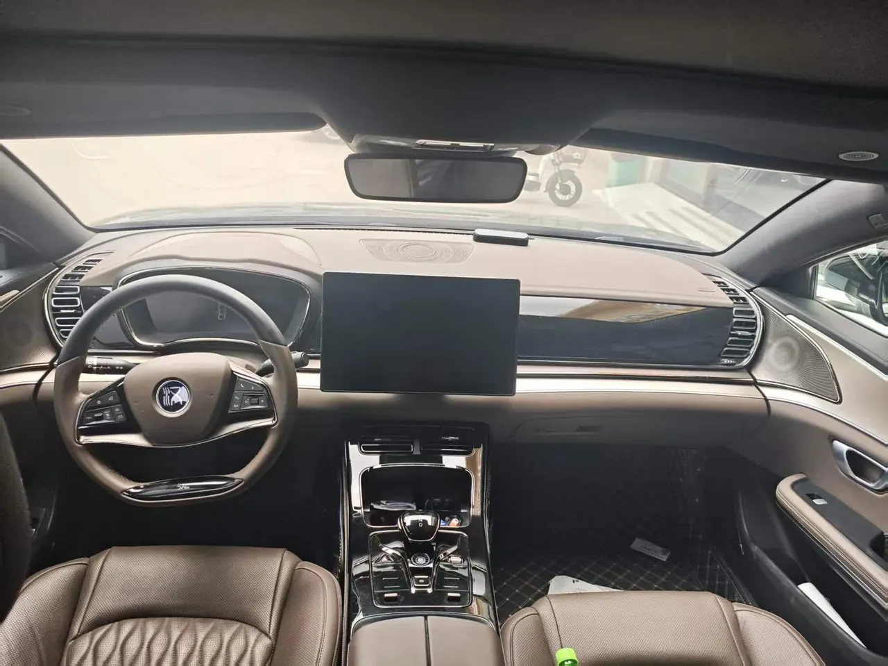 BYD 2023 Han DM-i 1.5T stepless champion version 121KM exclusive automatic gear 4