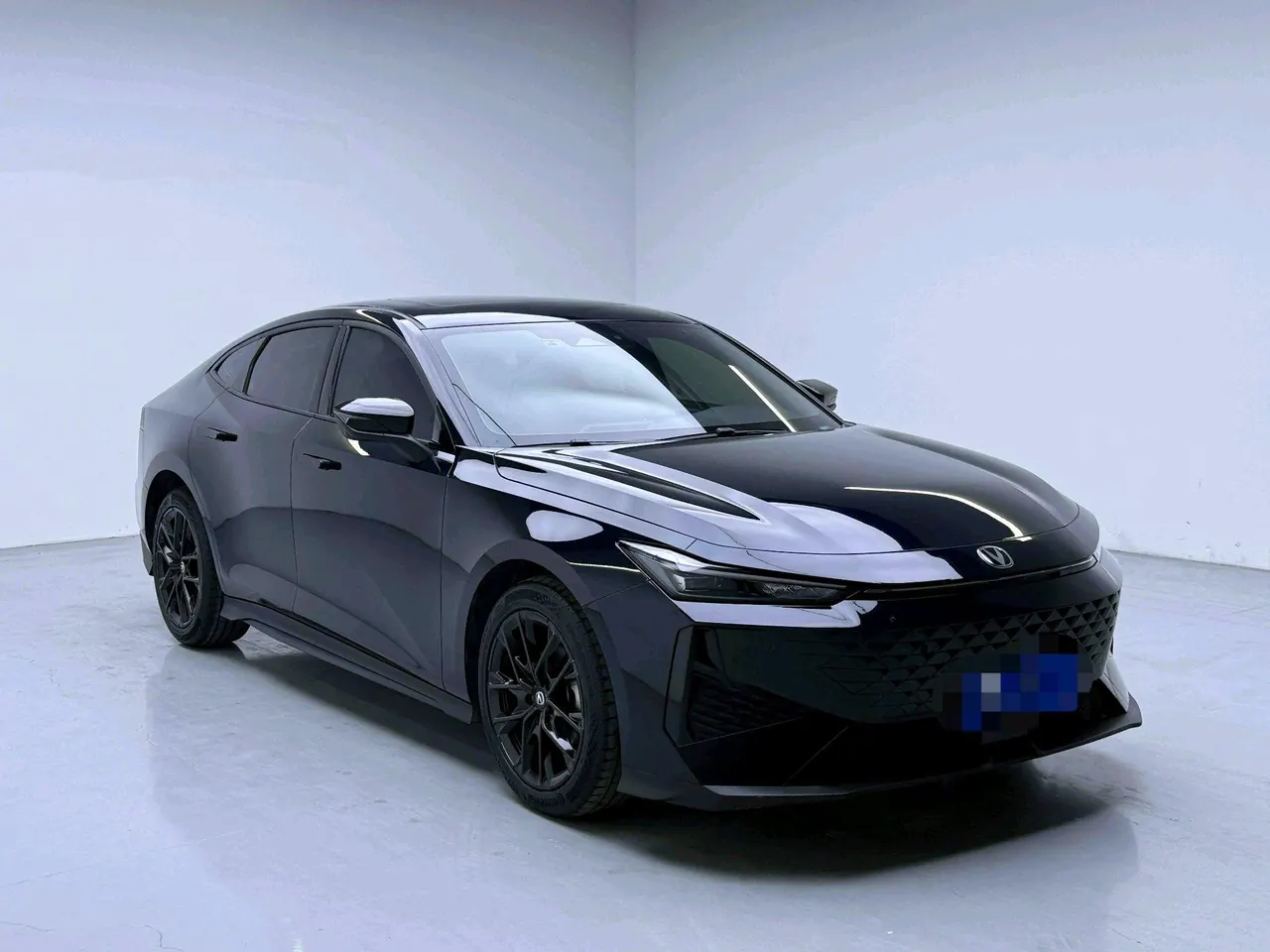 ChangAn 2024 UNI-V 1.5T exclusive automatic gear 3