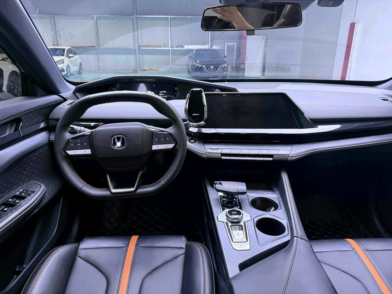 ChangAn 2024 UNI-V 1.5T exclusive automatic gear 7