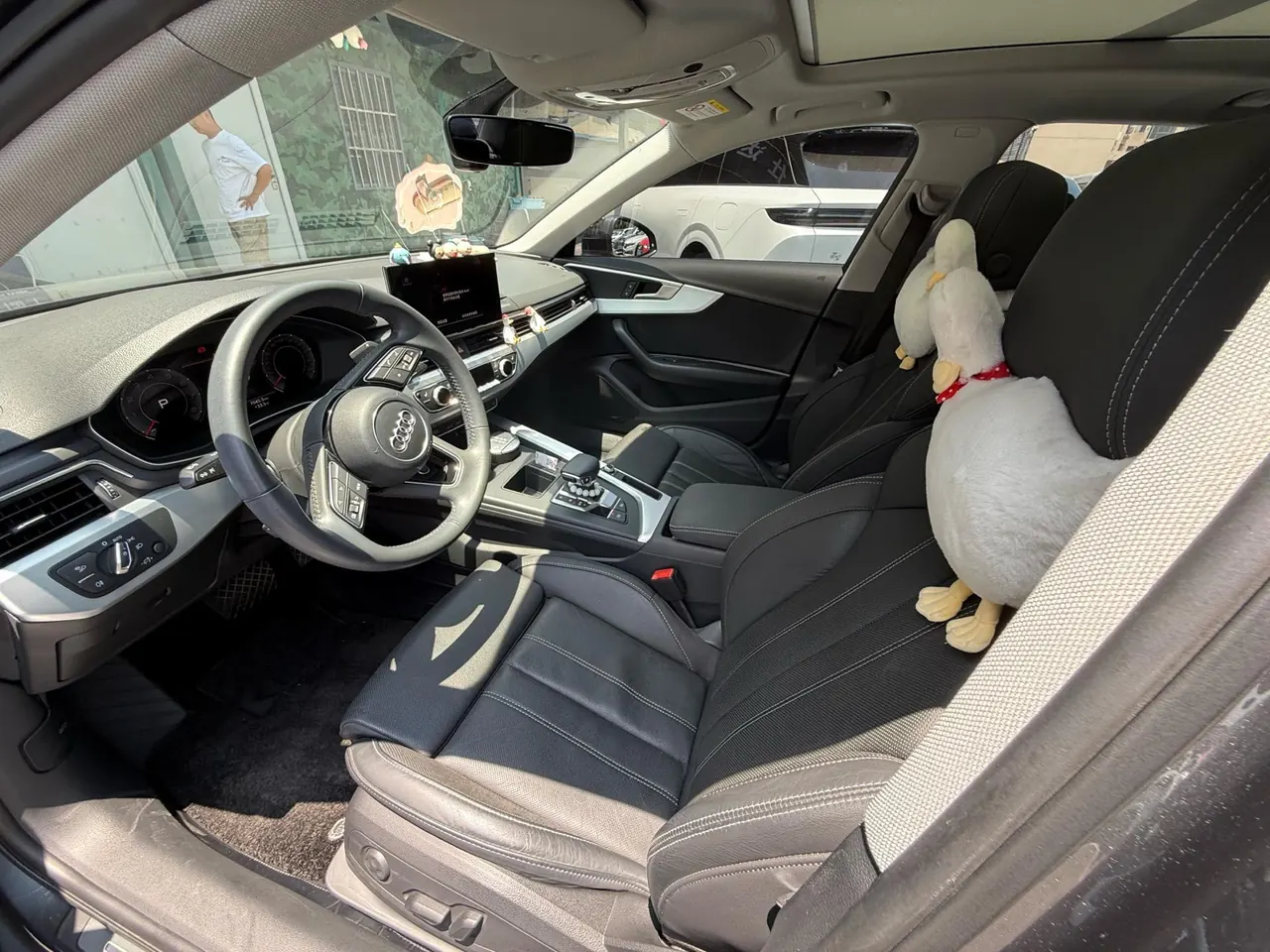 Audi 2020 A4L 2.0TFSI 40TFSI Deluxe Dynamic Automatic 3