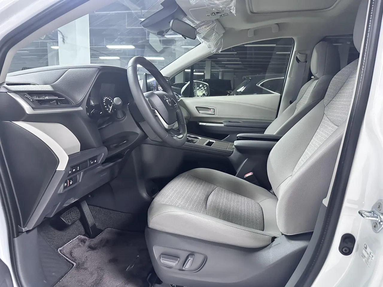 Open image lightbox: Toyota 2026 Sana 2.5 Stepless Two-Drive Comfort Edition Automatic Transmission