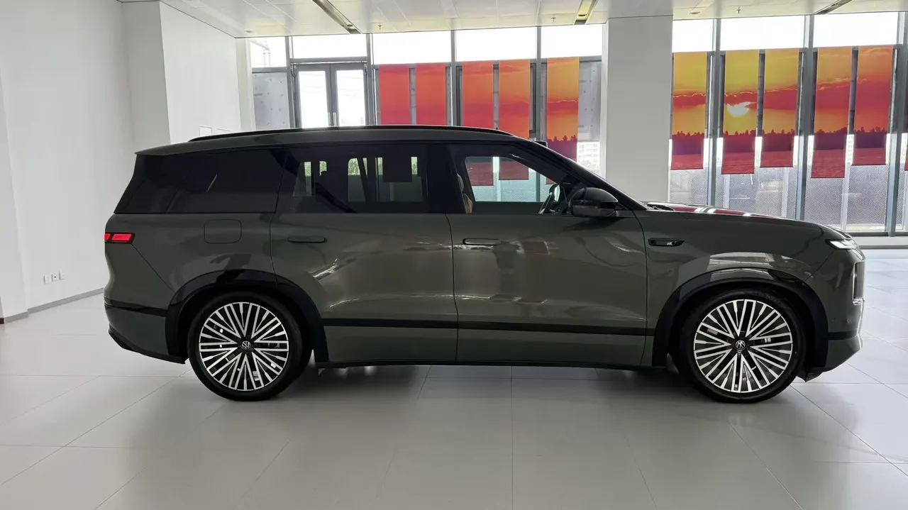 Volkswagen 2026 ID.ERA 9X Max 4-wheel drive automatic gear 2