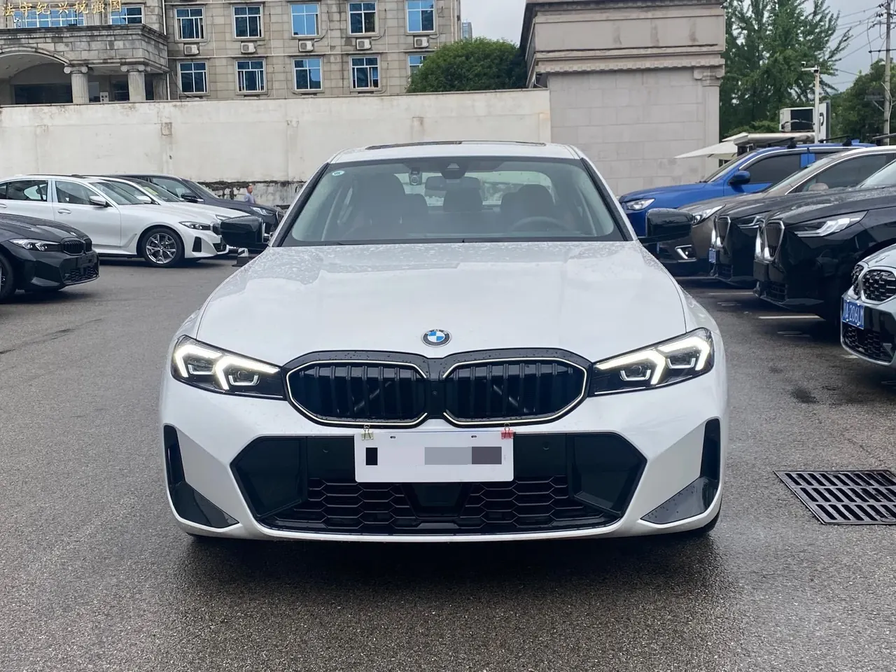 BMW 3 Series 2026 330Li 2.0T M Sports Obsidian Night Suit Automatic Gear - View 1