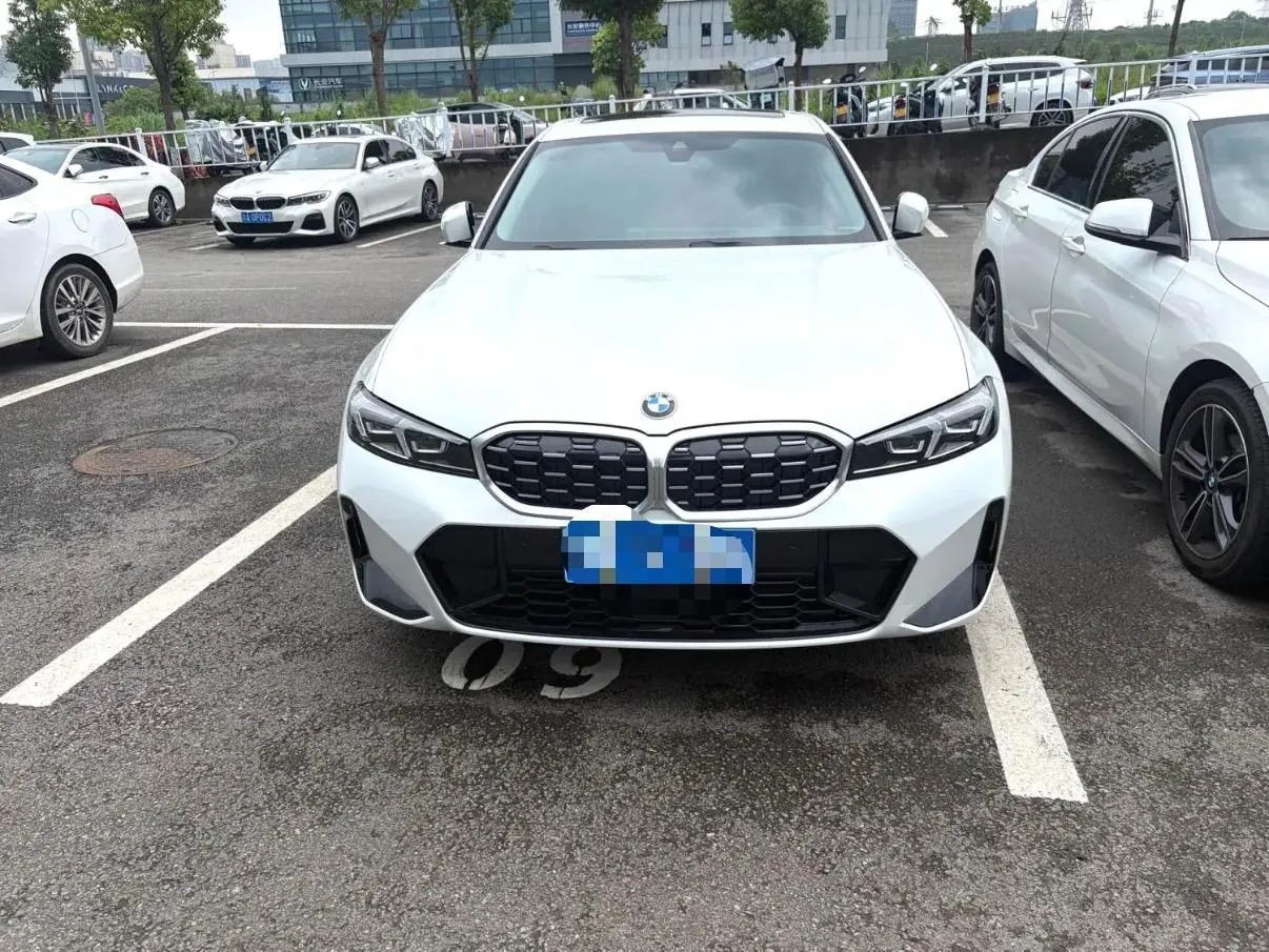 BMW 3 Series 2026 325Li 2.0T M Sports Suit Automatic Gear 2