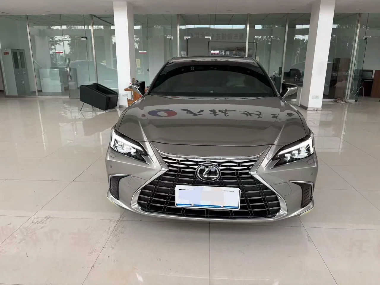 Открыть галерею: Lexus ES (Imported) 2025 ES200 2.0 Stepless Edition Automatic Gear