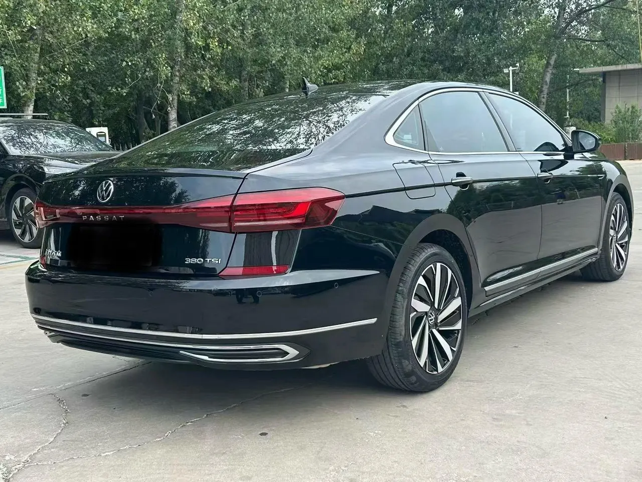 Volkswagen 2024 Passat 2.0TSI 380TSI Deluxe Edition Automatic 6