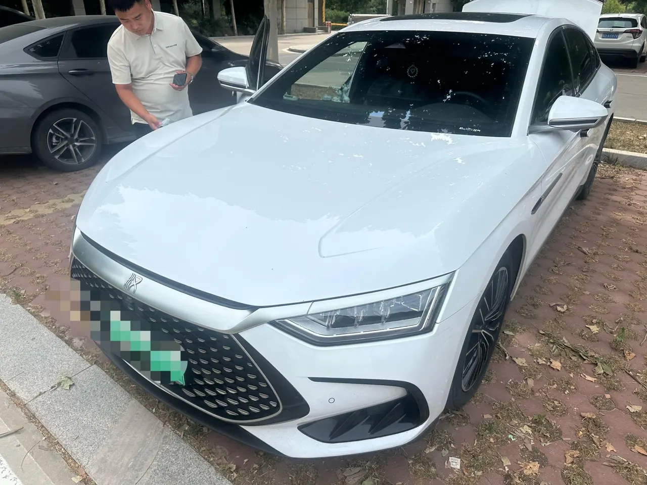 BYD 2022 Han DM-i 1.5T stepless 121KM exclusive automatic gear - View 1