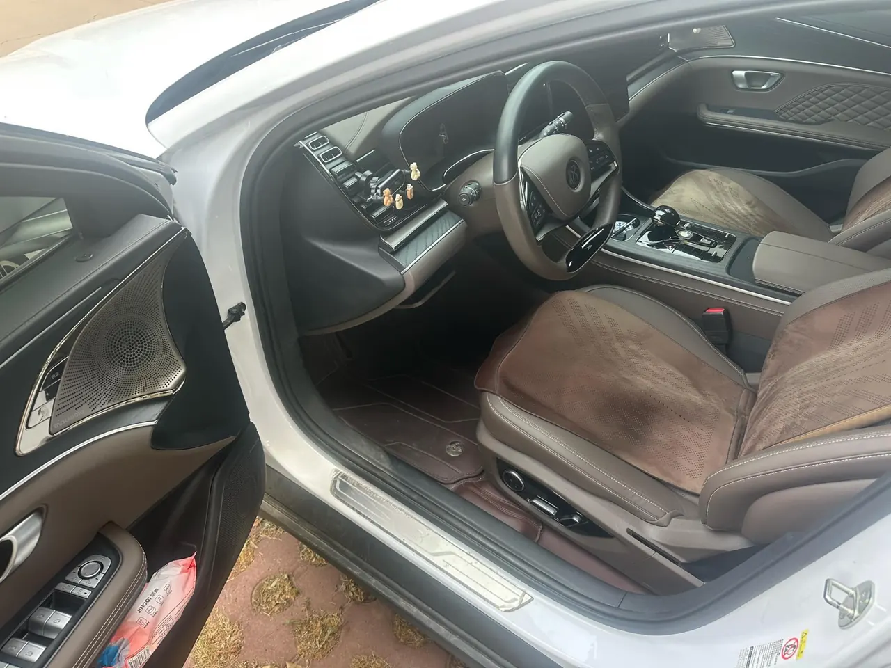 BYD 2022 Han DM-i 1.5T stepless 121KM exclusive automatic gear 4