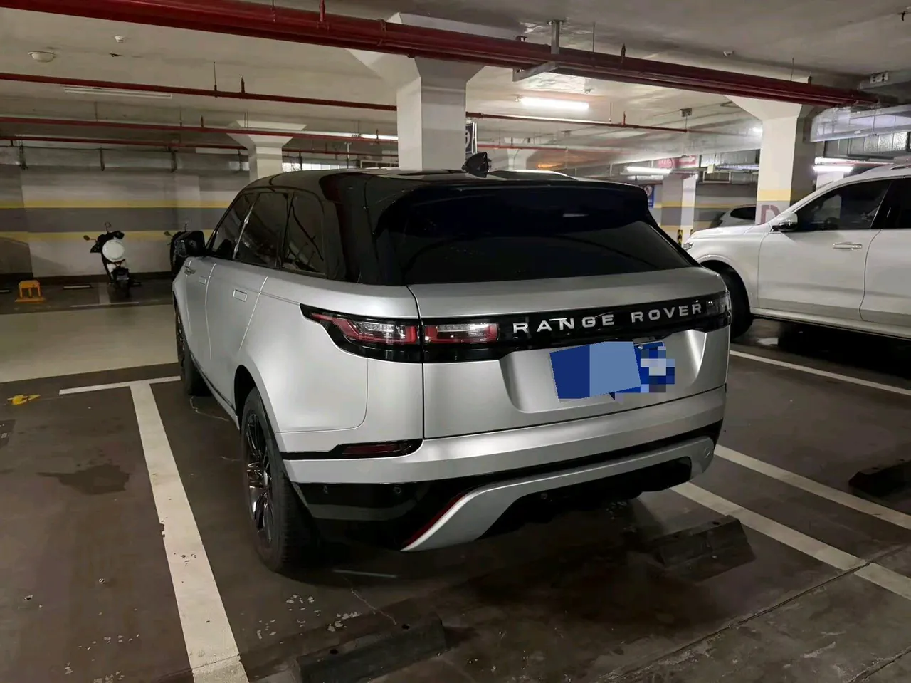 Land Rover Range Rover Star Vein (Imported) 2022 Range Rover Star Vein 2.0T 250PS Gold Collector's Edition Automatic Gear 3