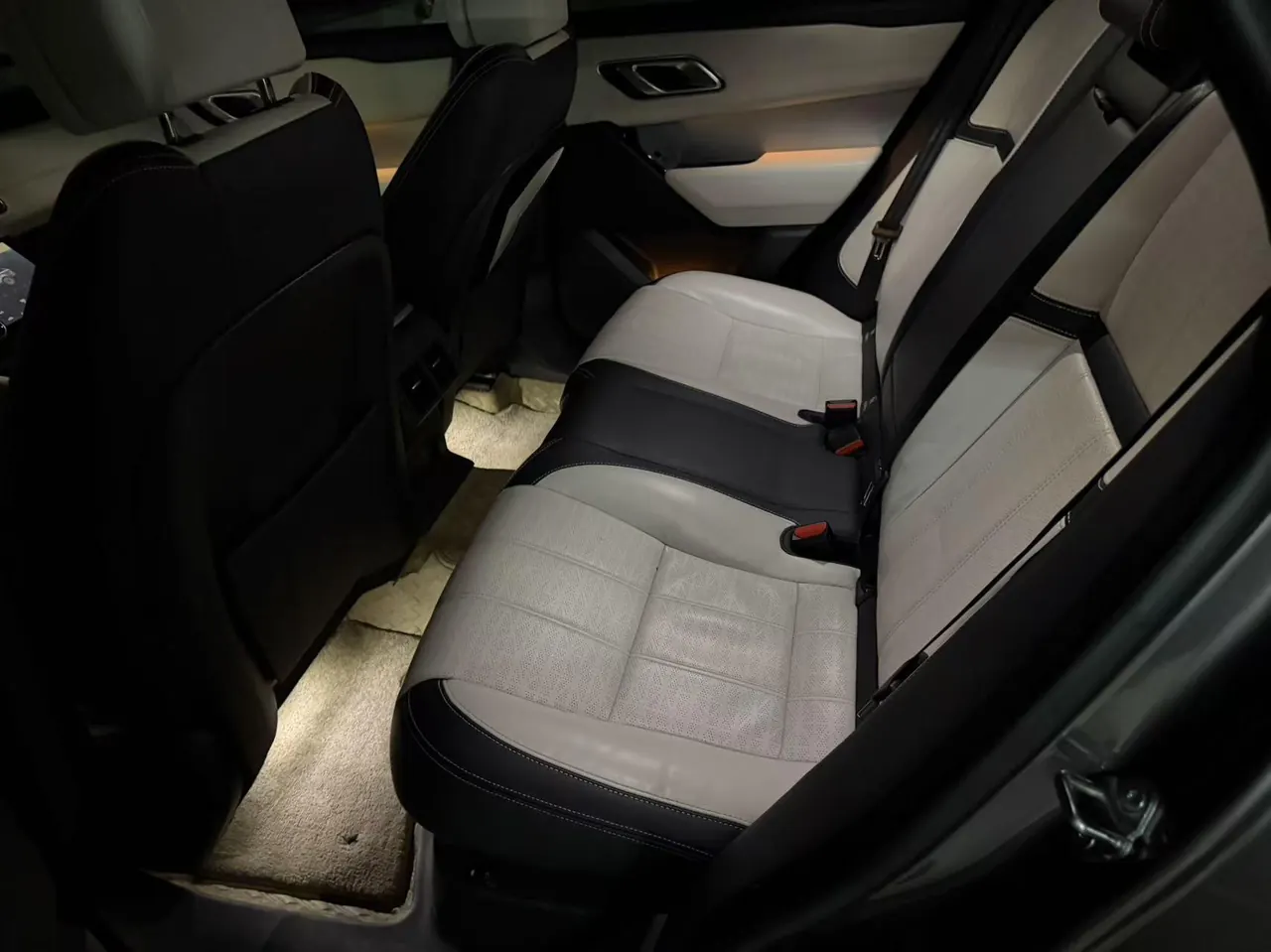 Land Rover Range Rover Star Vein (Imported) 2022 Range Rover Star Vein 2.0T 250PS Gold Collector's Edition Automatic Gear 7