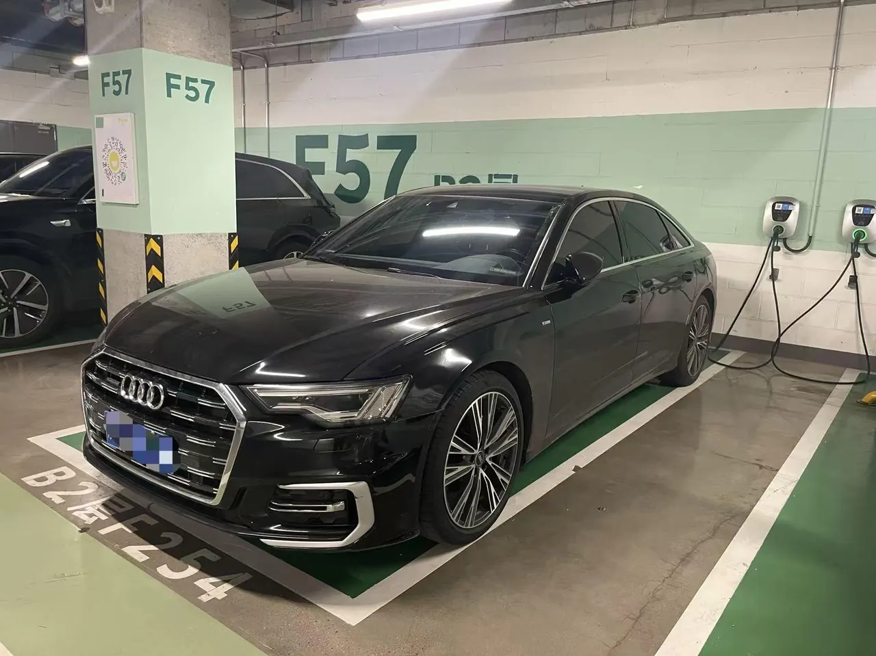 Audi 2023 A6L 2.0TFSI 40TFSI Deluxe Dynamic Automatic - View 1