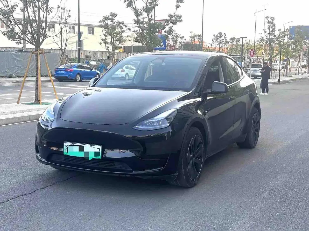 Tesla 2024 Model Y rear-wheel drive version automatic transmission - View 1