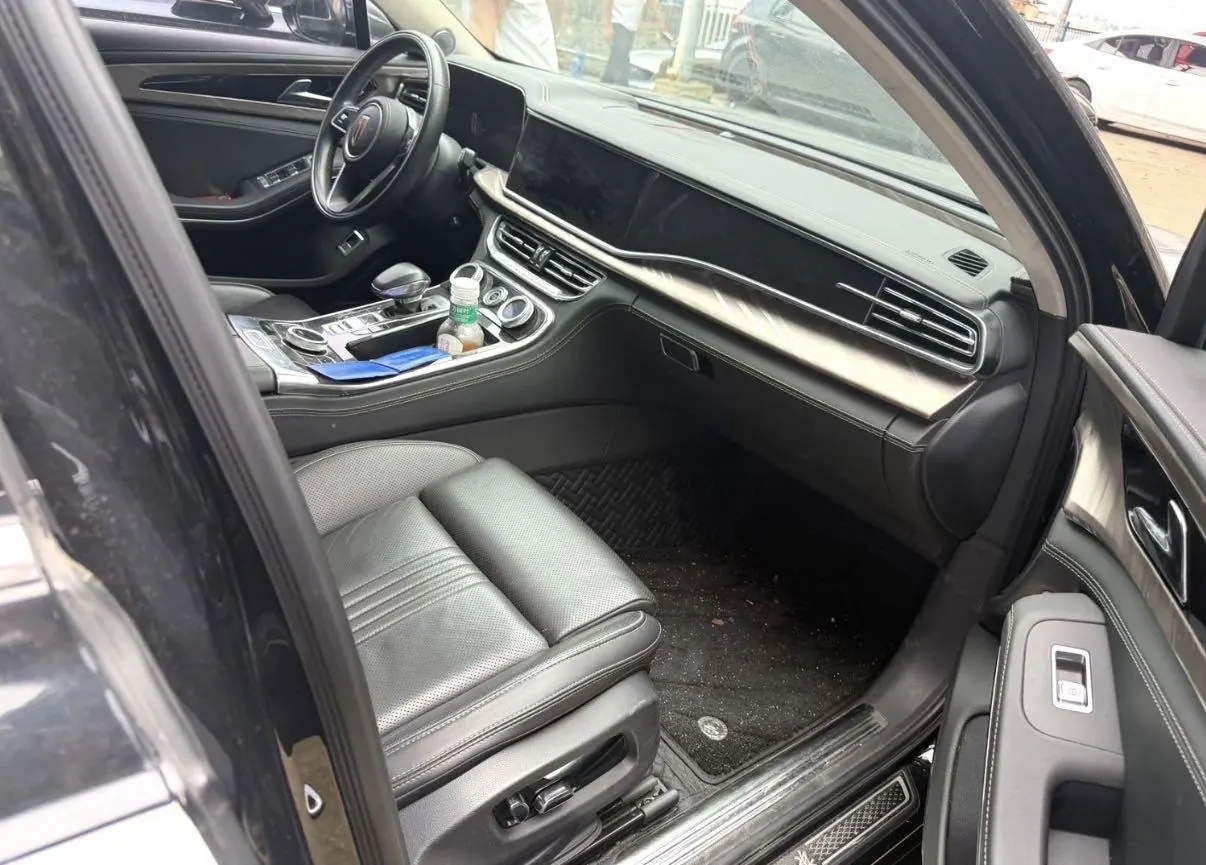 HongQi 2020 H9 48V 2.0T Zhilian Flag Edition Automatic Gear 4