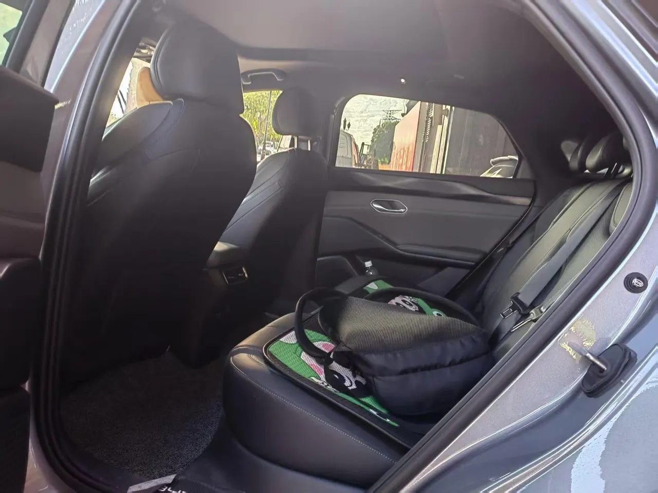 BYD 2025 Qin L EV 470KM Leading Automatic Gear 3