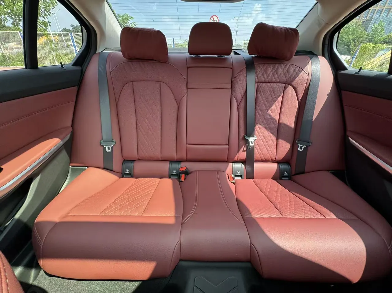 BMW 2026 i3 eDrive 40 L obsidian night sports suit automatic gear 14