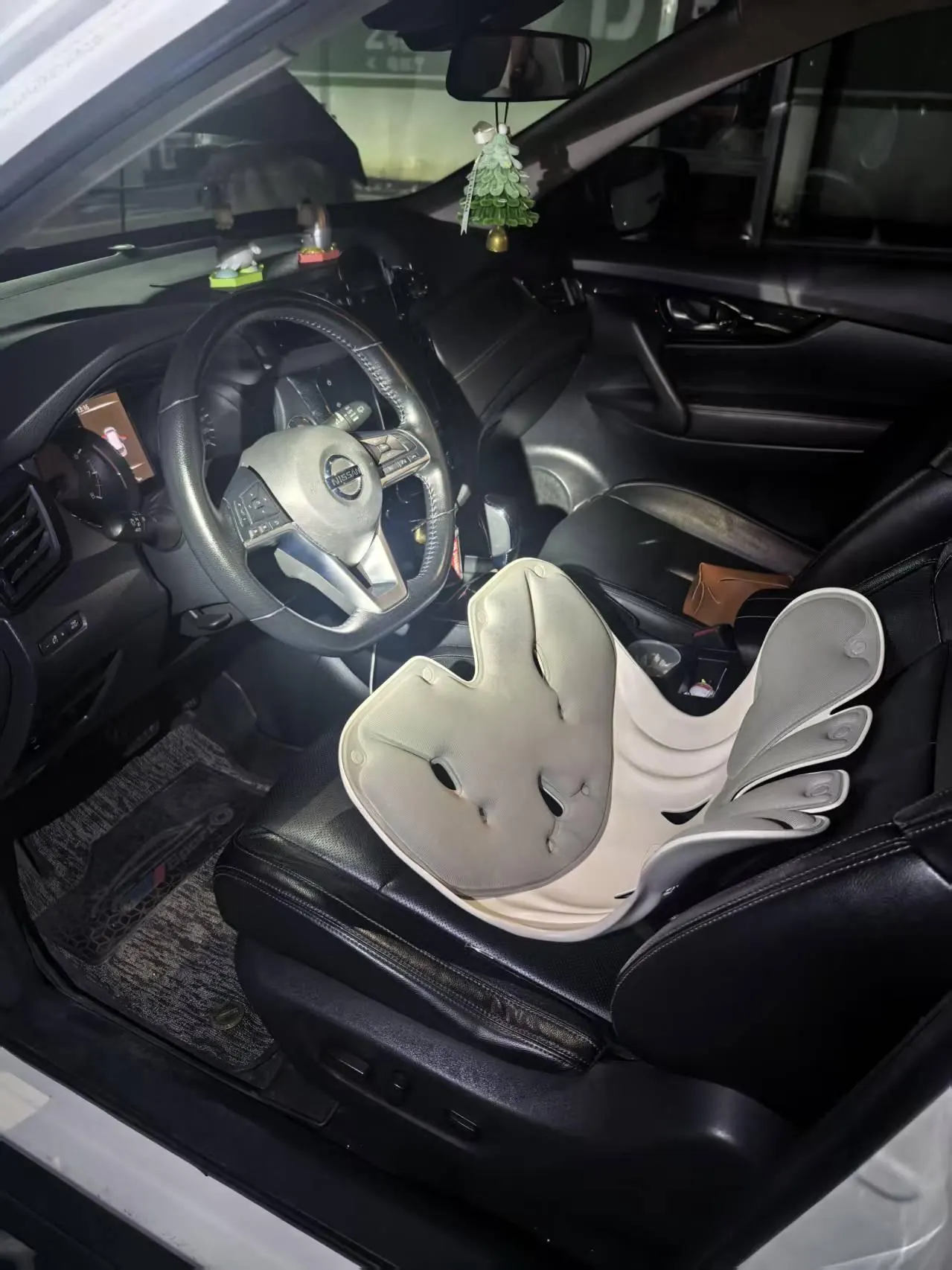 Nissan 2020 Qijun 2.0 stepless XL Premium two-wheel drive Zhilian exclusive version of automatic gear 4