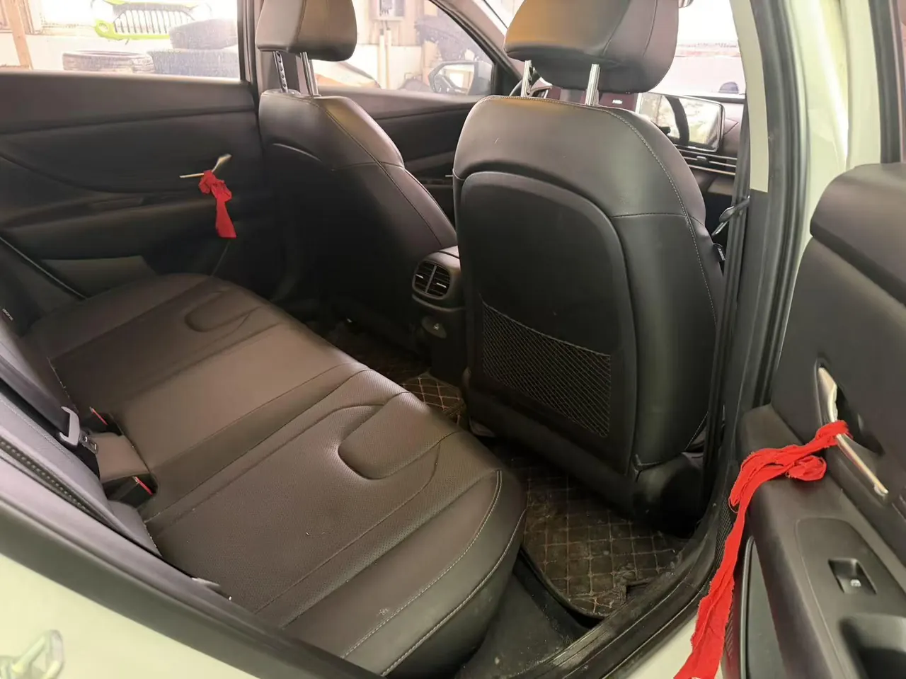 Hyundai 2022 Elantra -3-compartment 1.5 stepless LUX premium automatic gear 3