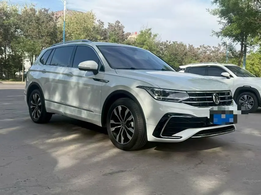 Volkswagen 2024 Tiguan L R-Line 2.0TSI 330TSI Two-Drive R-Line Overdrive Automatic Gear 2