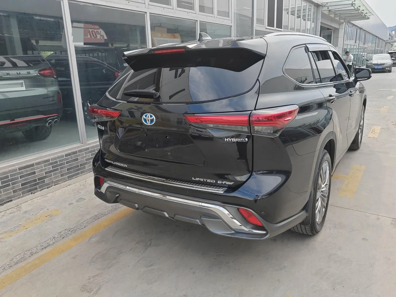Toyota 2022 Highlander Dual Engine 2.5 Stepless Four-wheel Drive Extreme Edition 7-seat Automatic Gear 4