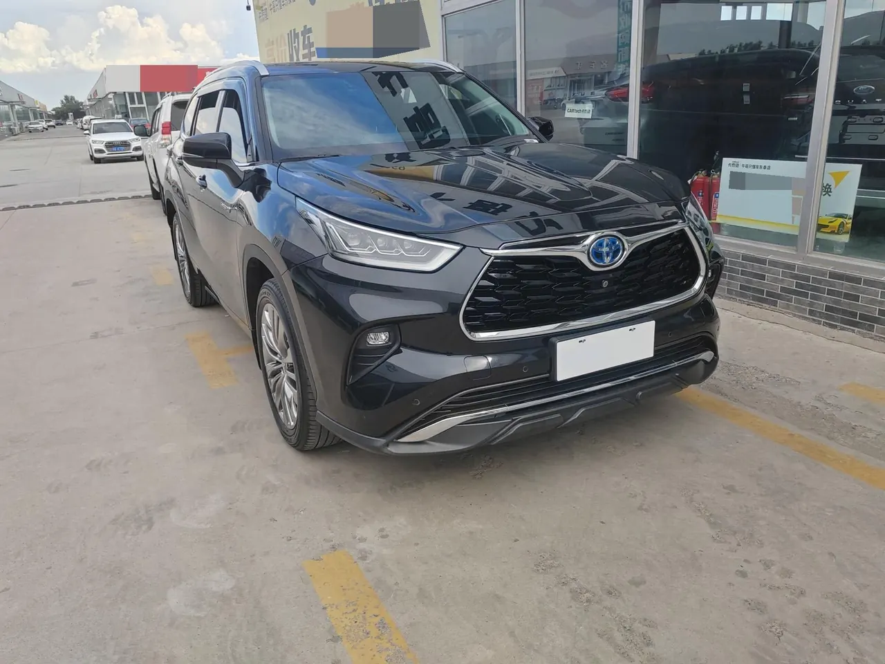 Toyota 2022 Highlander Dual Engine 2.5 Stepless Four-wheel Drive Extreme Edition 7-seat Automatic Gear 5