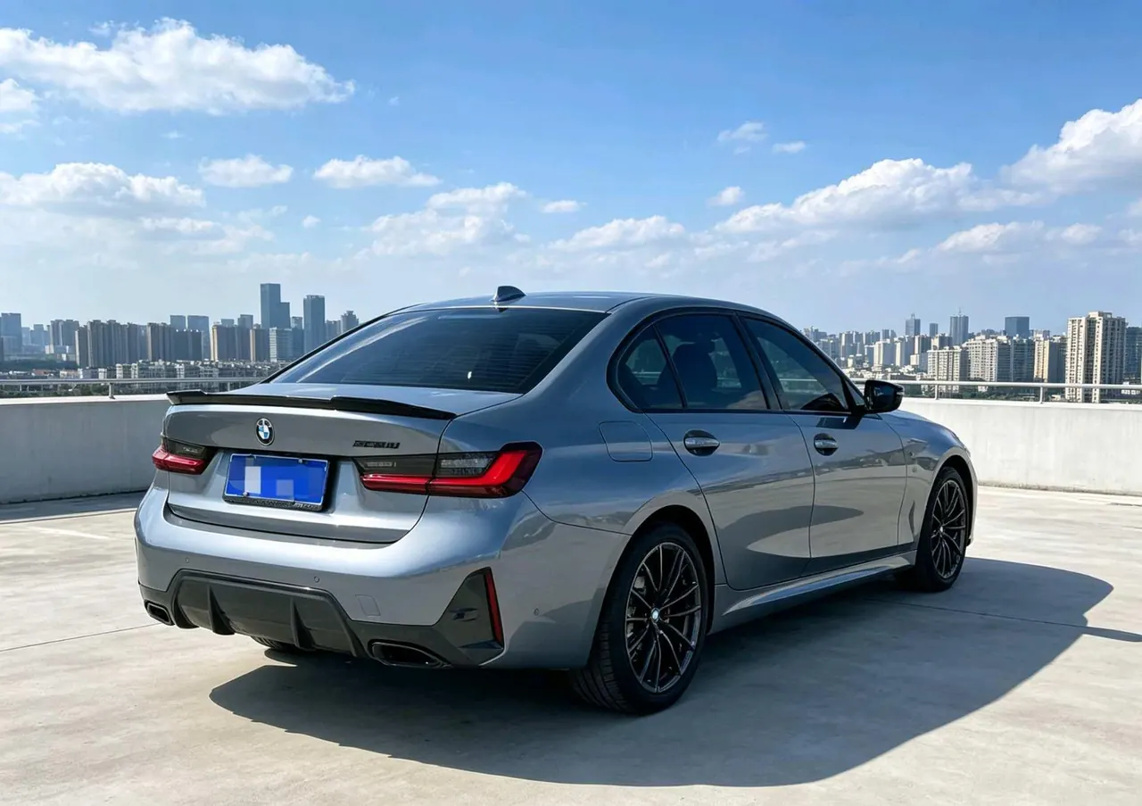 BMW 3 Series 2023 330Li 2.0T M Sports Obsidian Night Suit Automatic Gear 3