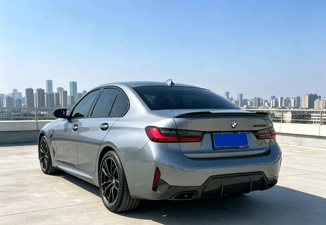 BMW 3 Series 2023 330Li 2.0T M Sports Obsidian Night Suit Automatic Gear 4