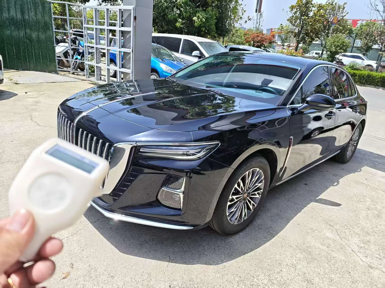 HongQi 2023 H5 1.5T Zhilian Flag Rhyme Edition Automatic Gear - View 1