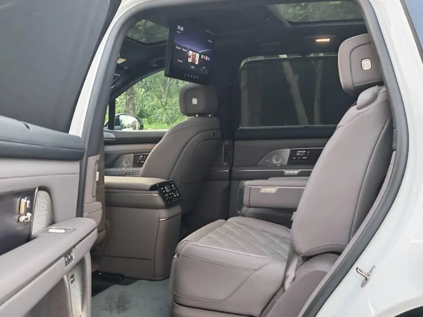 NIO 2026 ES8 6-seat executive deluxe automatic gear 4