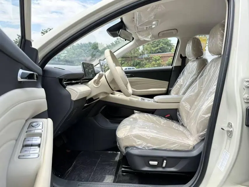 BaoJun 2026 Yunhai 600km Pure Electric Standard Edition Automatic Gear 7