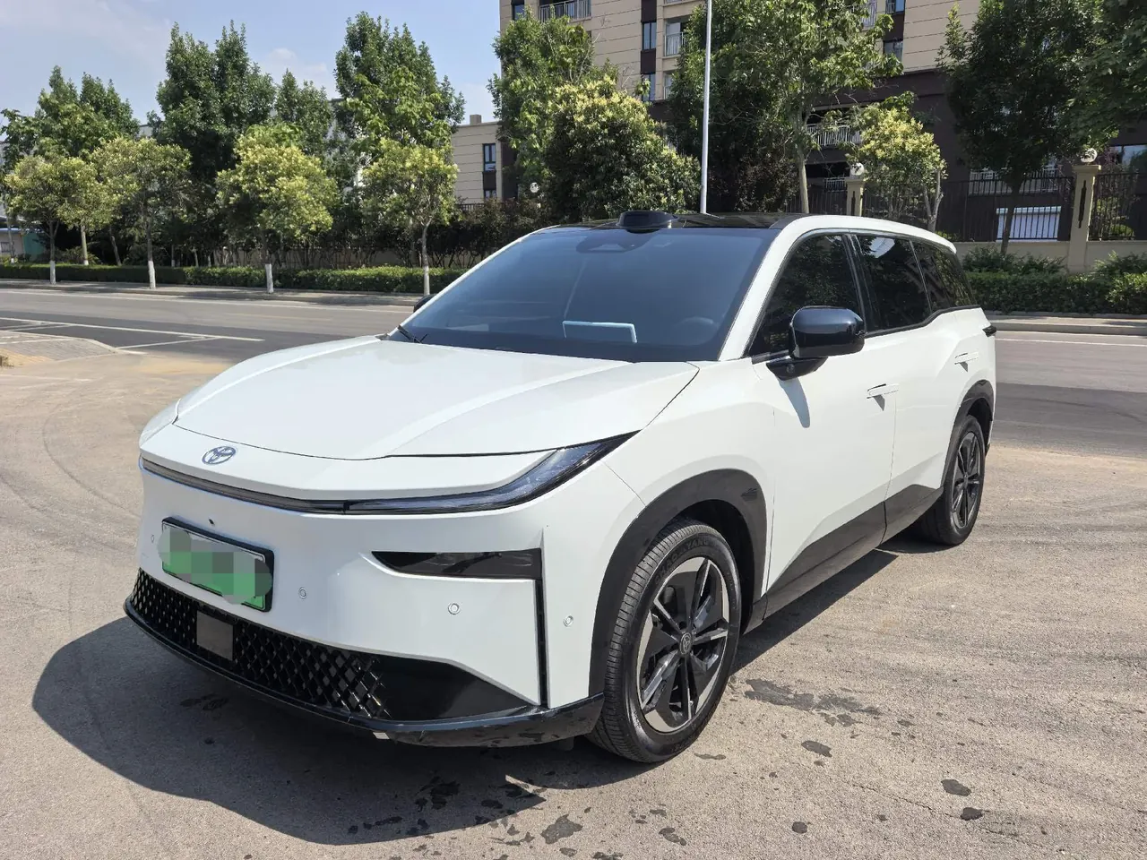 Open image lightbox: Toyota 2026 Platinum Intelligence 3X 520 Pro Laser Radar Edition Automatic Gear
