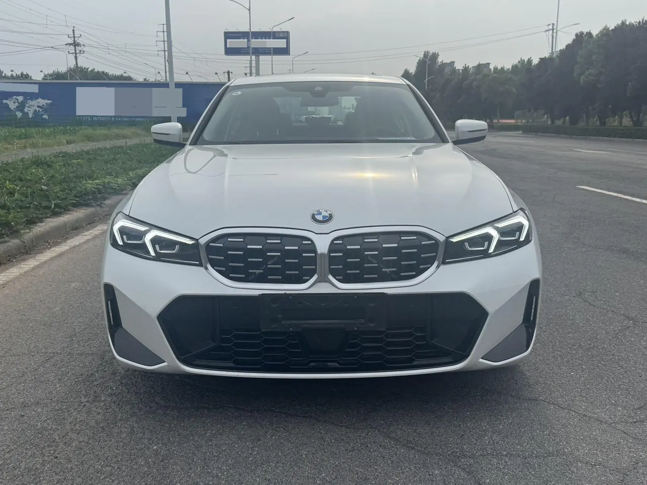 BMW 3 Series 2025 model 325i 2.0T M Sport Package automatic transmission 2