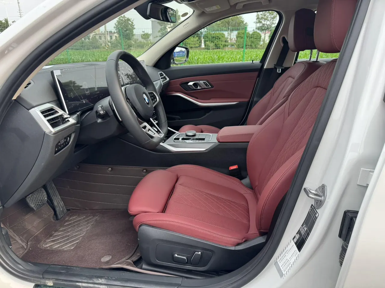 BMW 3 Series 2025 model 325i 2.0T M Sport Package automatic transmission 4