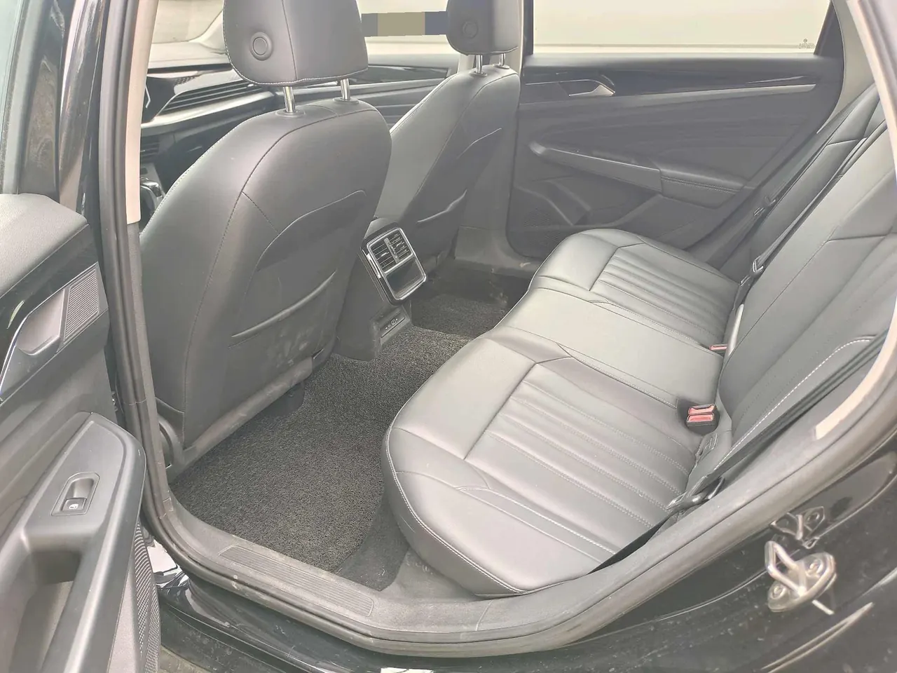 Volkswagen 2022 Passat 1.4TSI 280TSI Business Edition Automatic 4