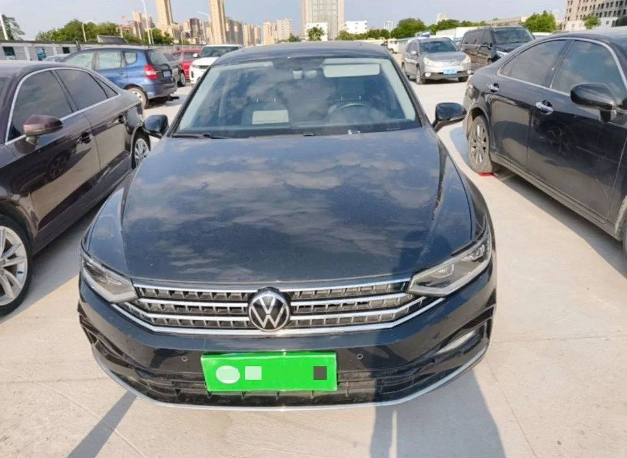 Volkswagen 2023 Magotan 2.0TSI 330TSI 2 million Commemorative Edition Leading Automatic Gear 2