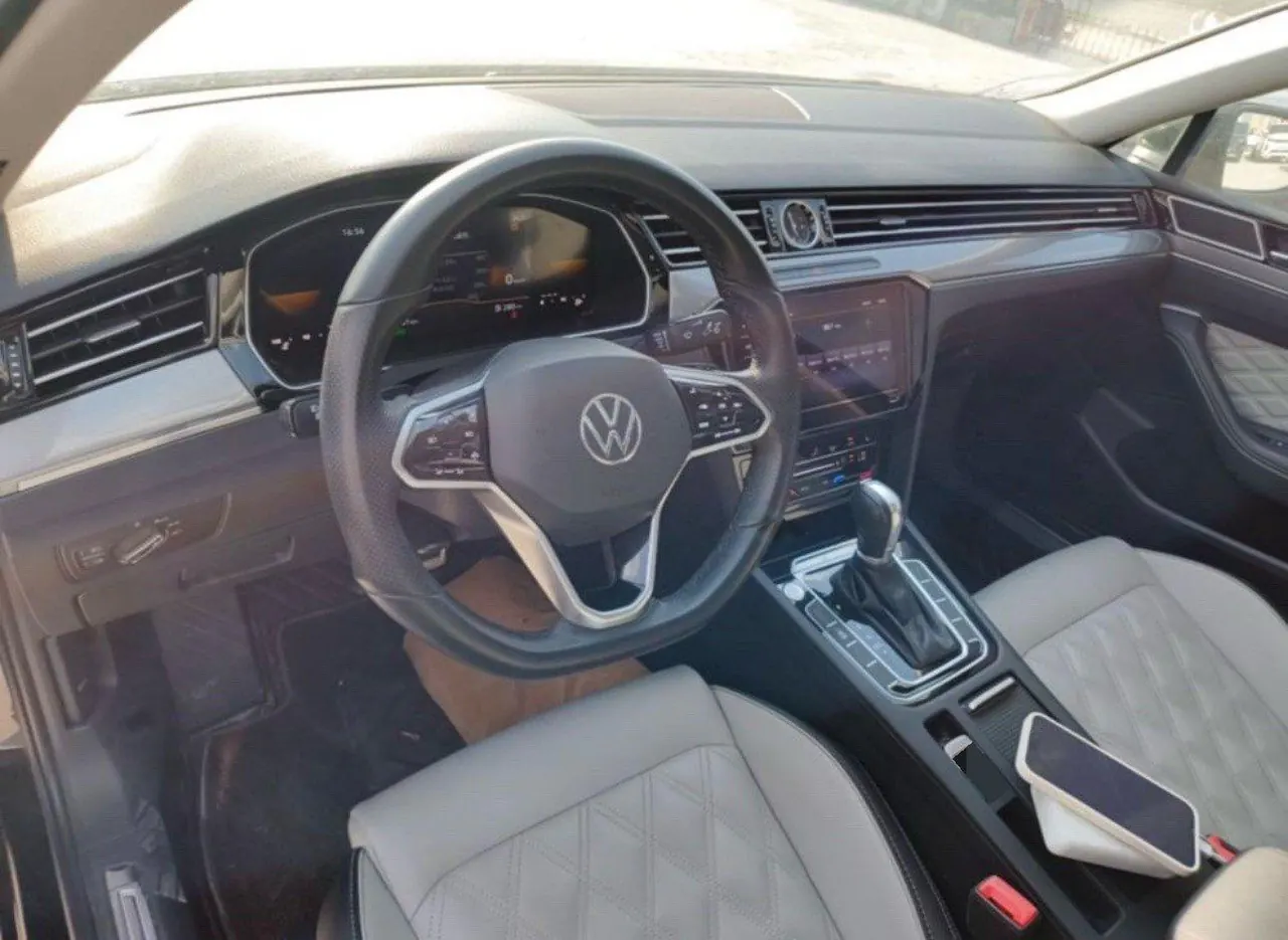 Volkswagen 2023 Magotan 2.0TSI 330TSI 2 million Commemorative Edition Leading Automatic Gear 4