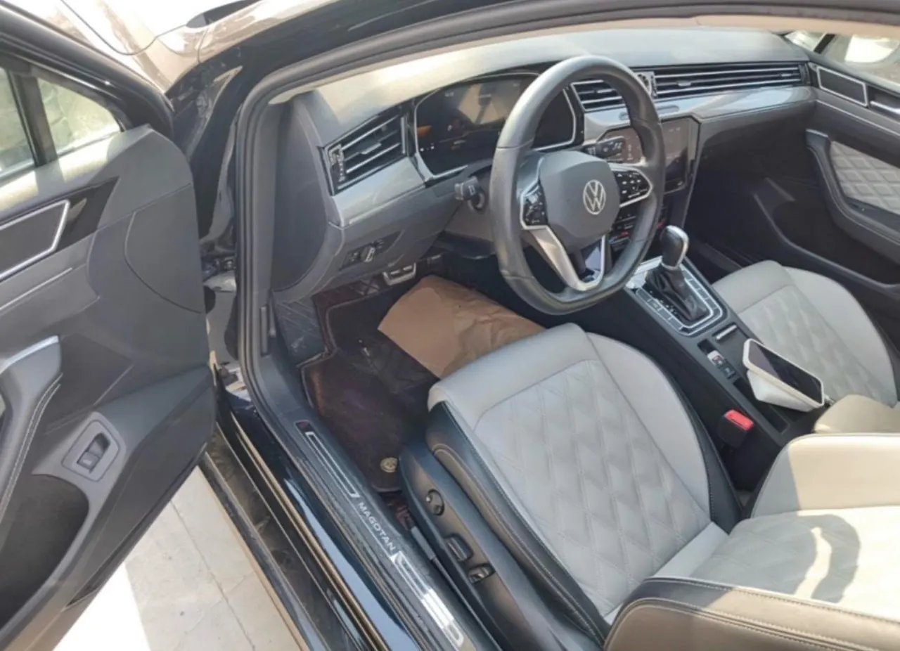 Volkswagen 2023 Magotan 2.0TSI 330TSI 2 million Commemorative Edition Leading Automatic Gear 5