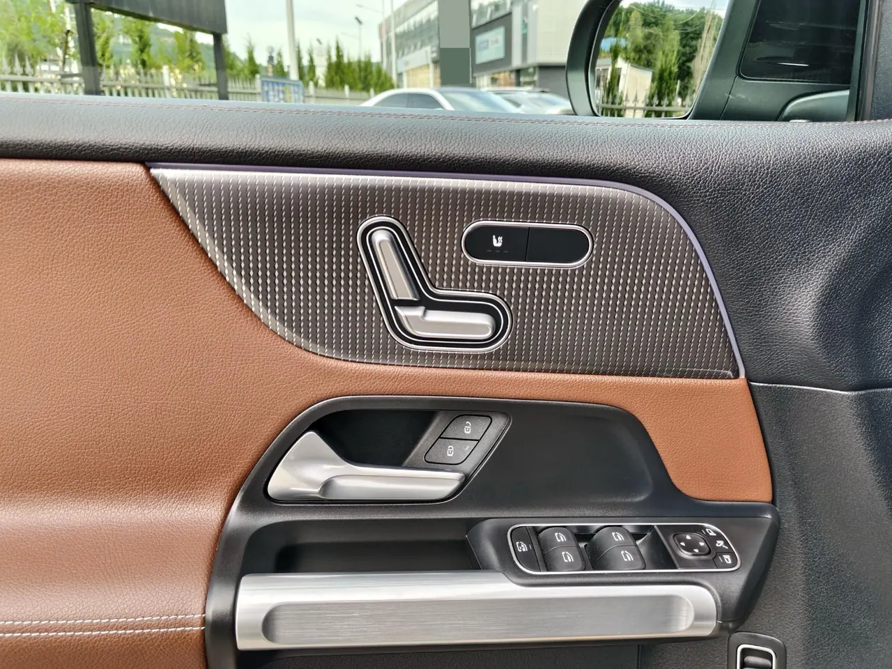 Mercedes Benz 2020 GLB 200 1.3T Fashion Automatic 9