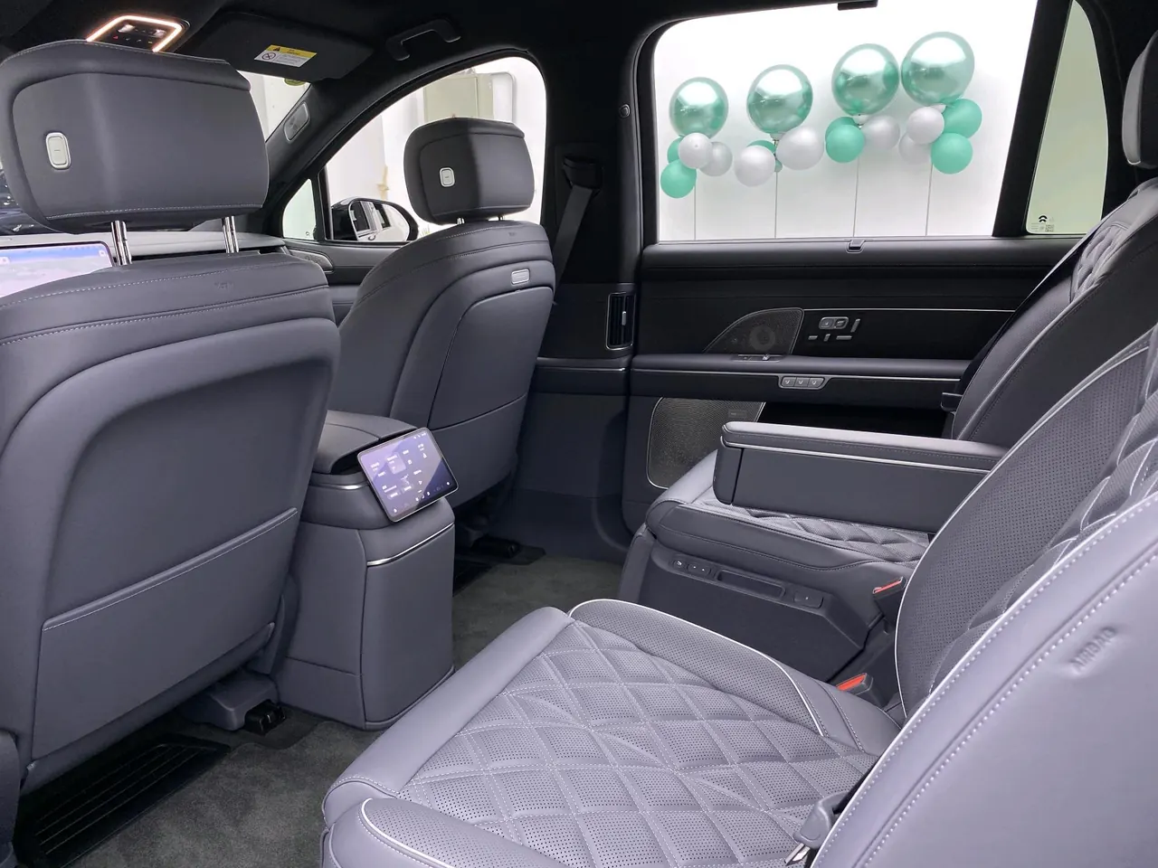 NIO 2026 ES8 6-seat executive deluxe automatic gear 6