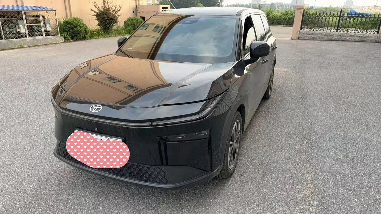Открыть галерею: Toyota 2025 Platinum Intelligence 3X 520 Pro Automatic Gear