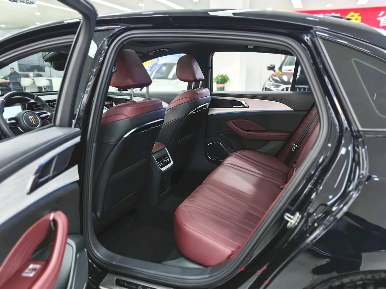 HongQi 2025 H5 2.0T Xuan Ying Edition Automatic Gear 6