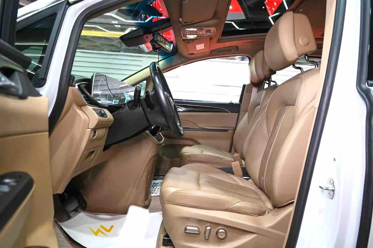 Buick 2020 GL8 ES Lu Zun 2.0T 653T Flagship Automatic Gear 5