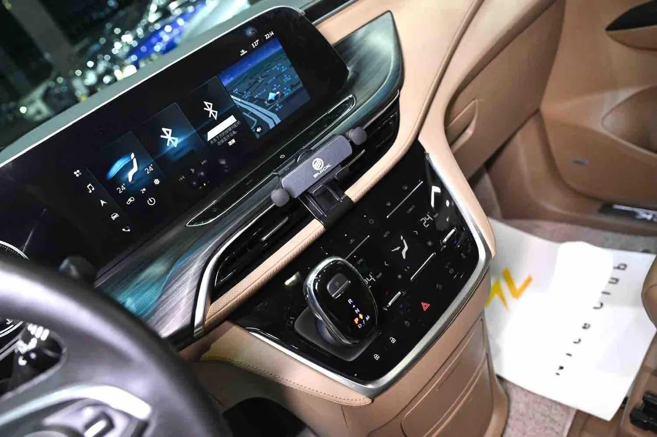 Buick 2020 GL8 ES Lu Zun 2.0T 653T Flagship Automatic Gear 9