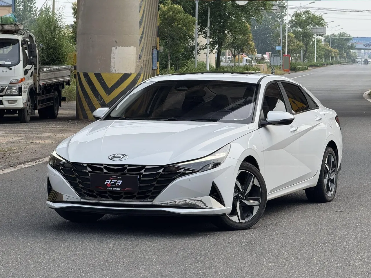 Open image lightbox: Hyundai 2022 Elantra -3-compartment 1.5 stepless LUX premium automatic gear