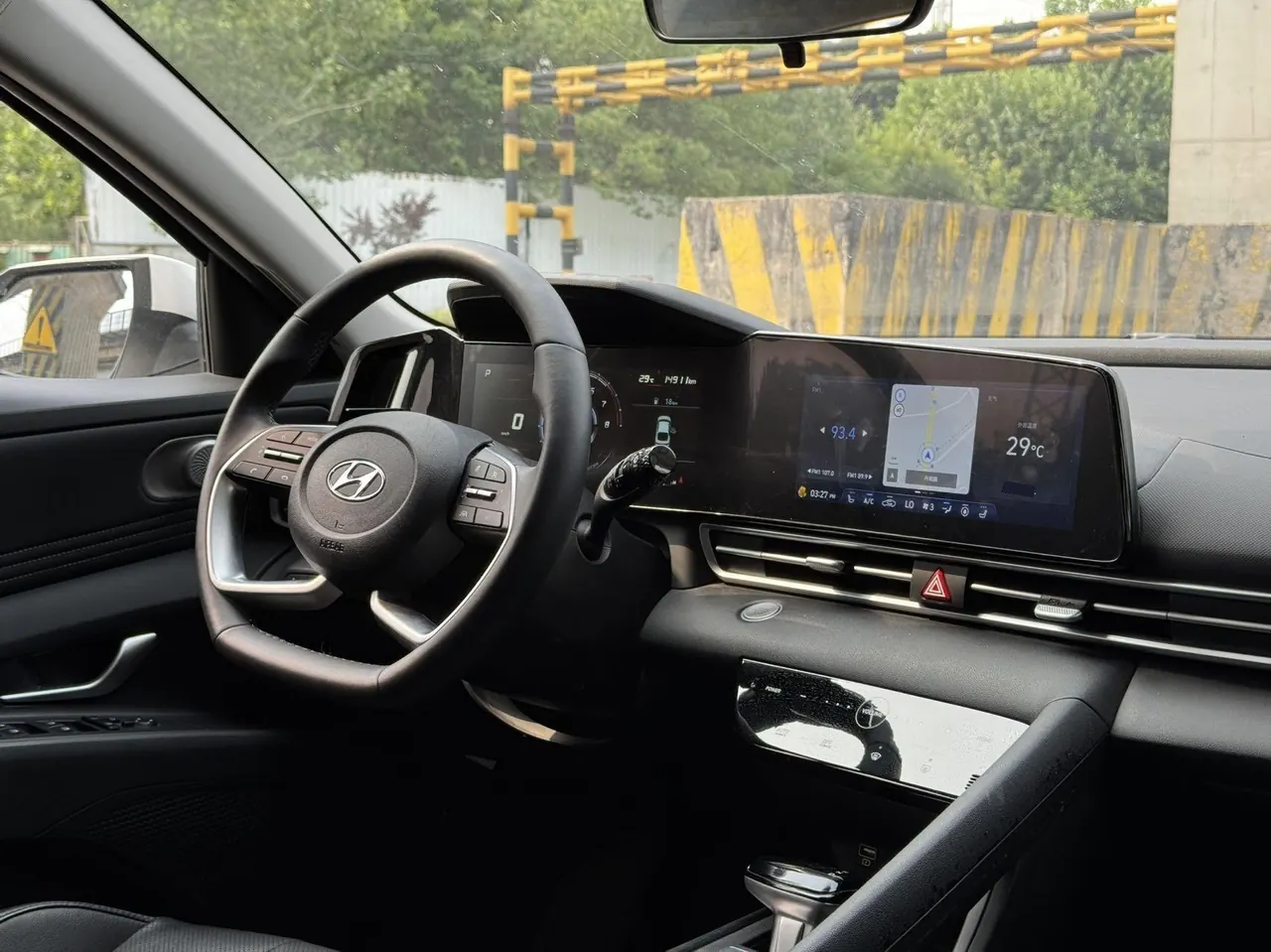 Hyundai 2022 Elantra -3-compartment 1.5 stepless LUX premium automatic gear 8