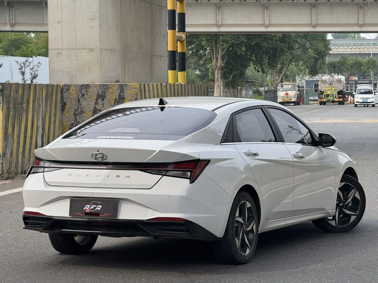Hyundai 2022 Elantra -3-compartment 1.5 stepless LUX premium automatic gear 9